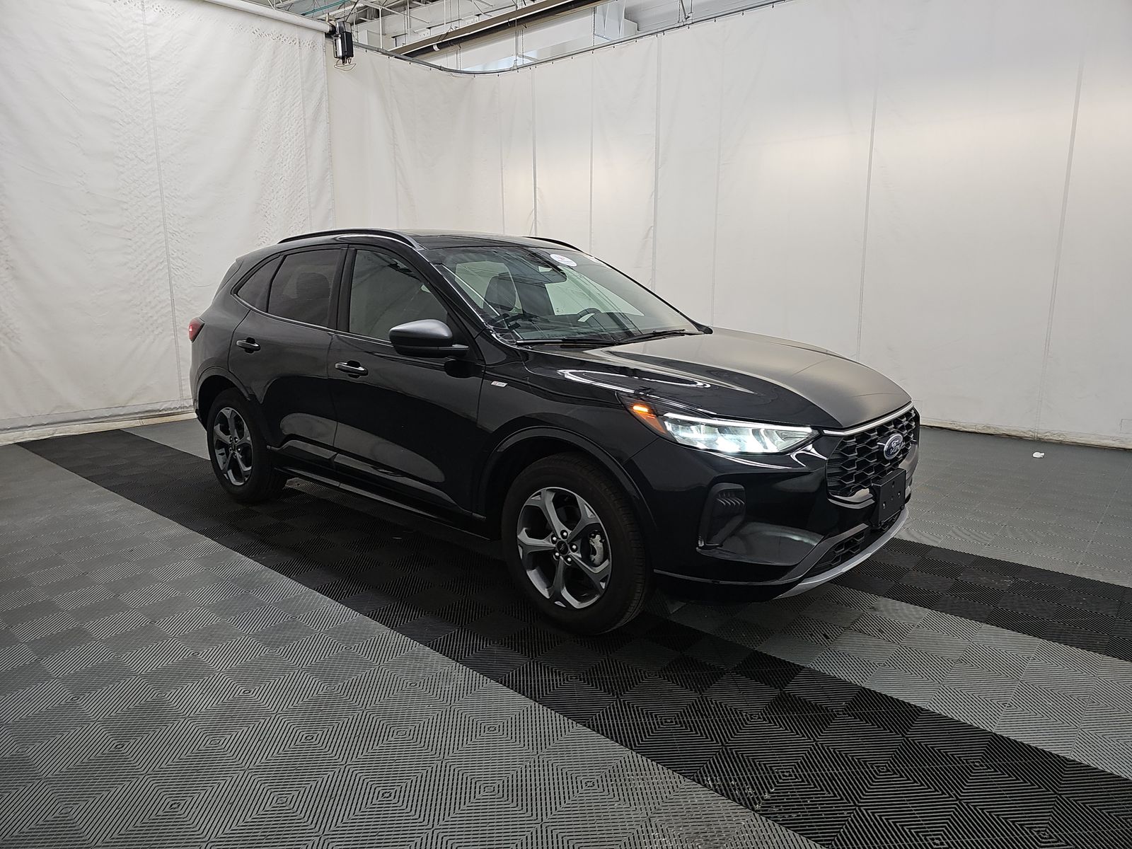 FORD ESCAPE - 4