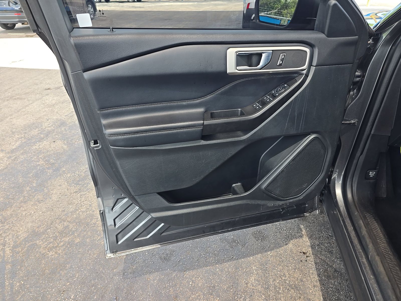 FORD EXPLORER - 10