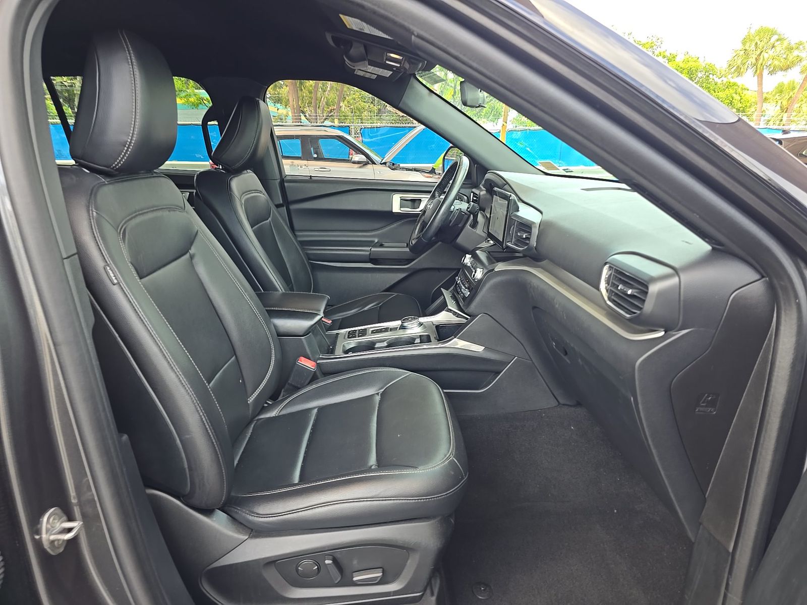 FORD EXPLORER - 9