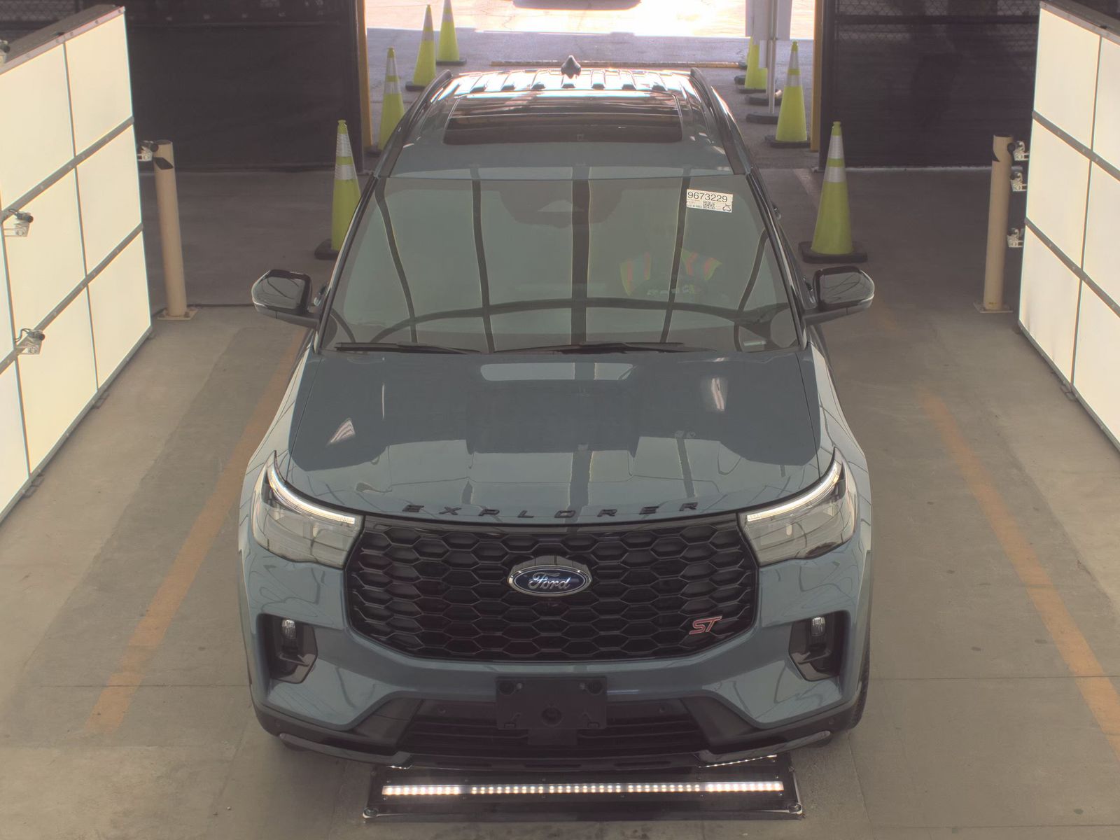 FORD EXPLORER - 3