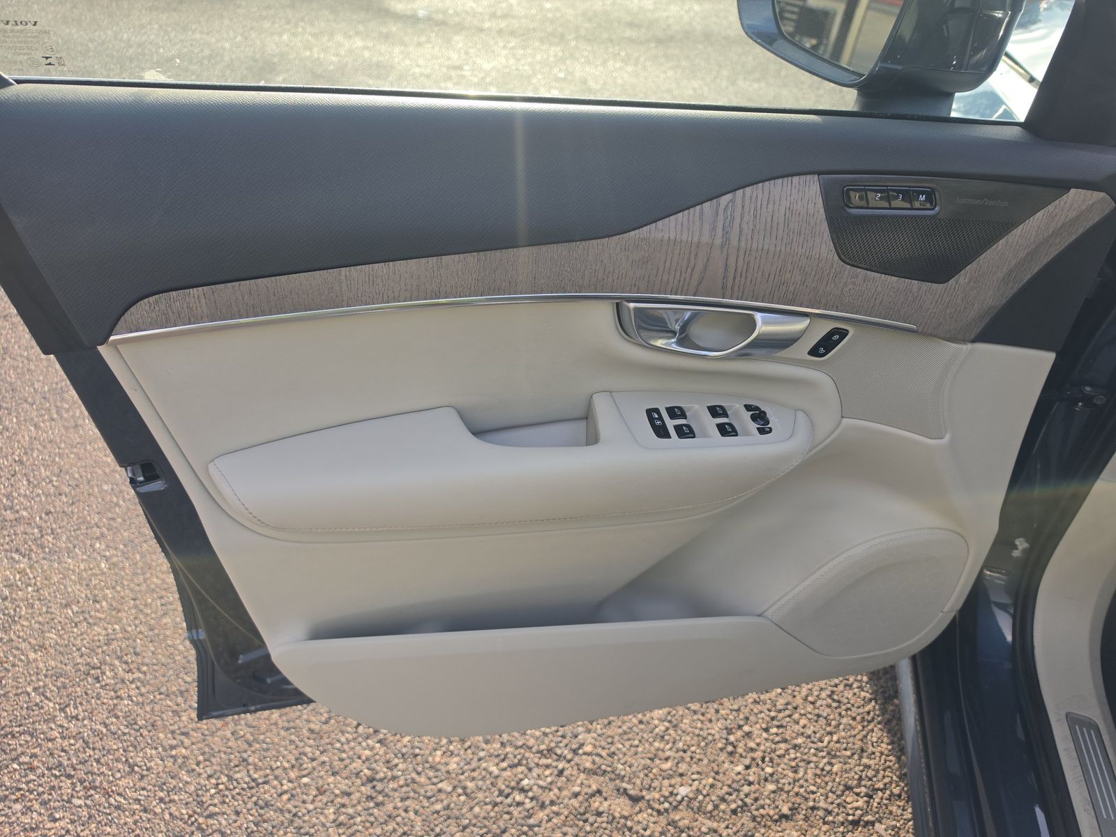 2023 Volvo XC90 B6 Plus AWD