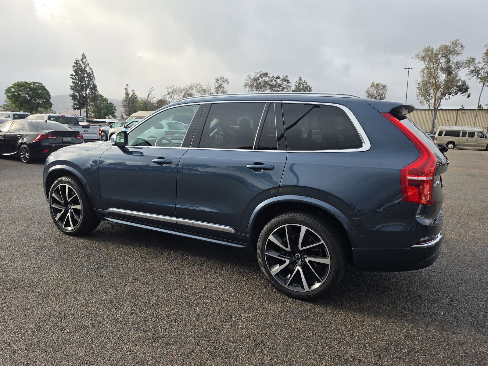 2023 Volvo XC90 B6 Plus AWD