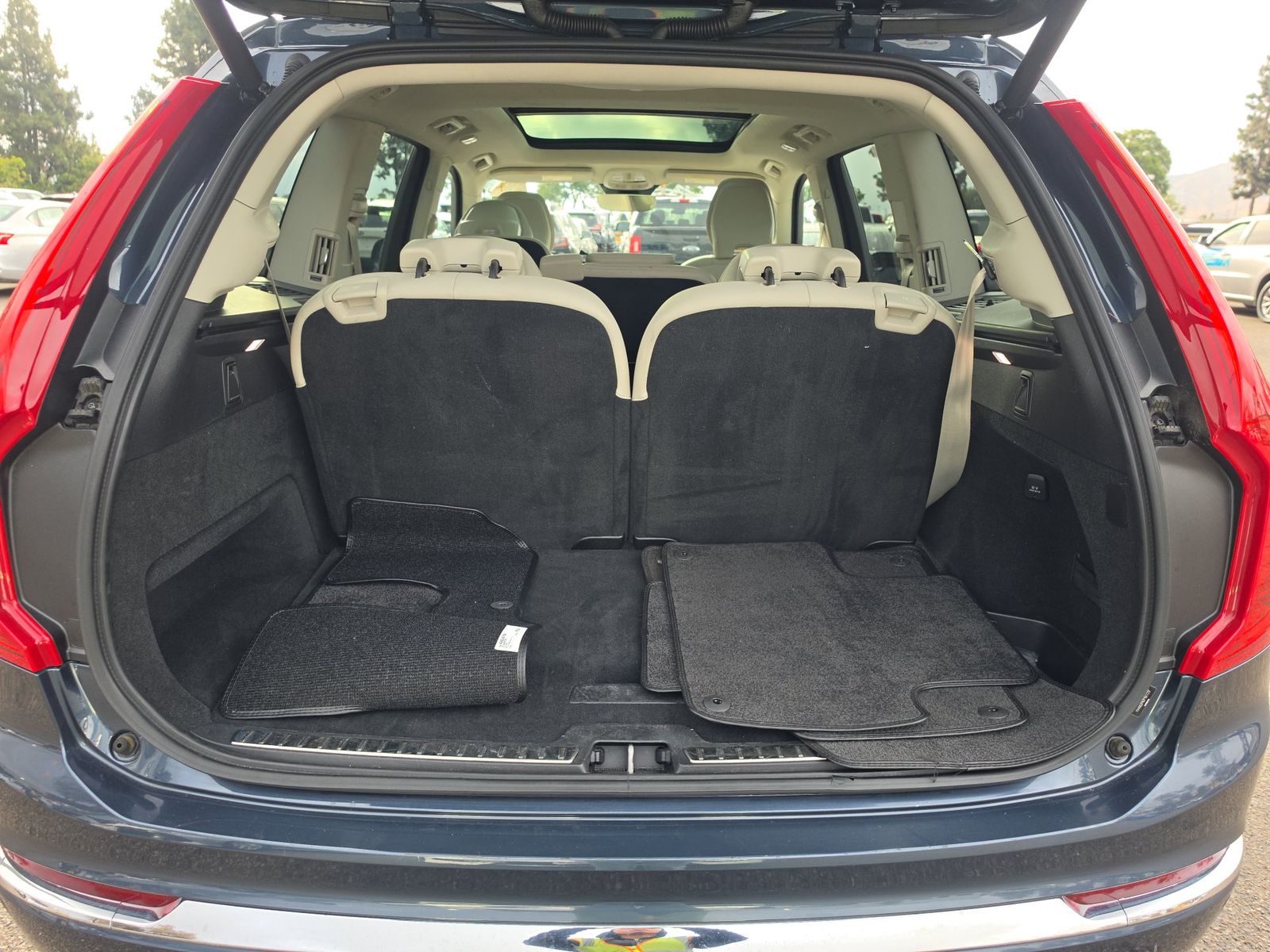 2023 Volvo XC90 B6 Plus AWD