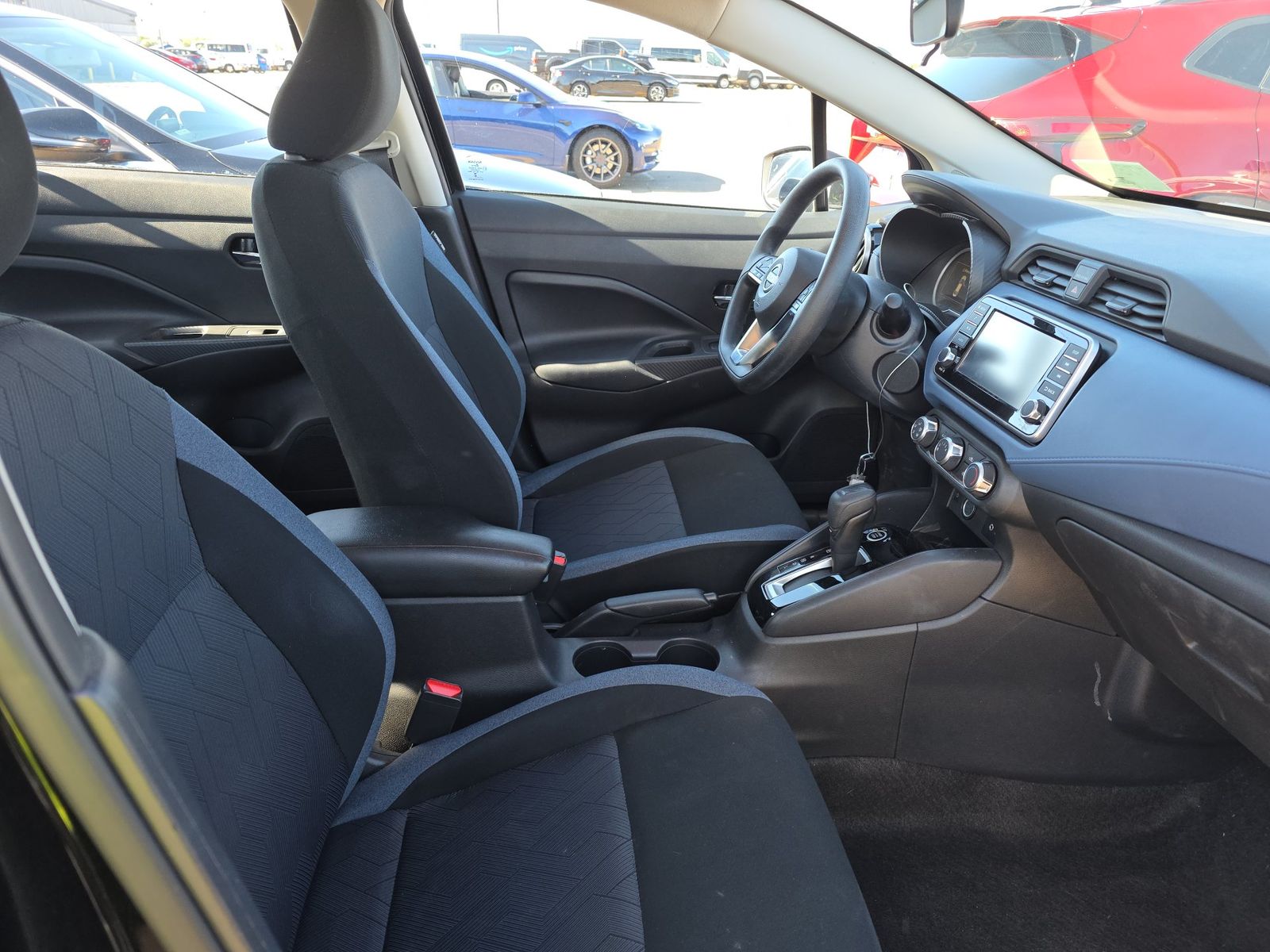 NISSAN VERSA - 9