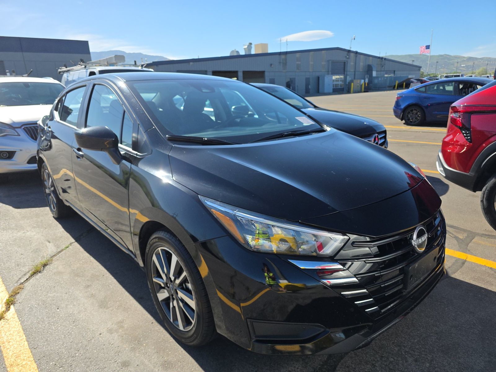 NISSAN VERSA - 4