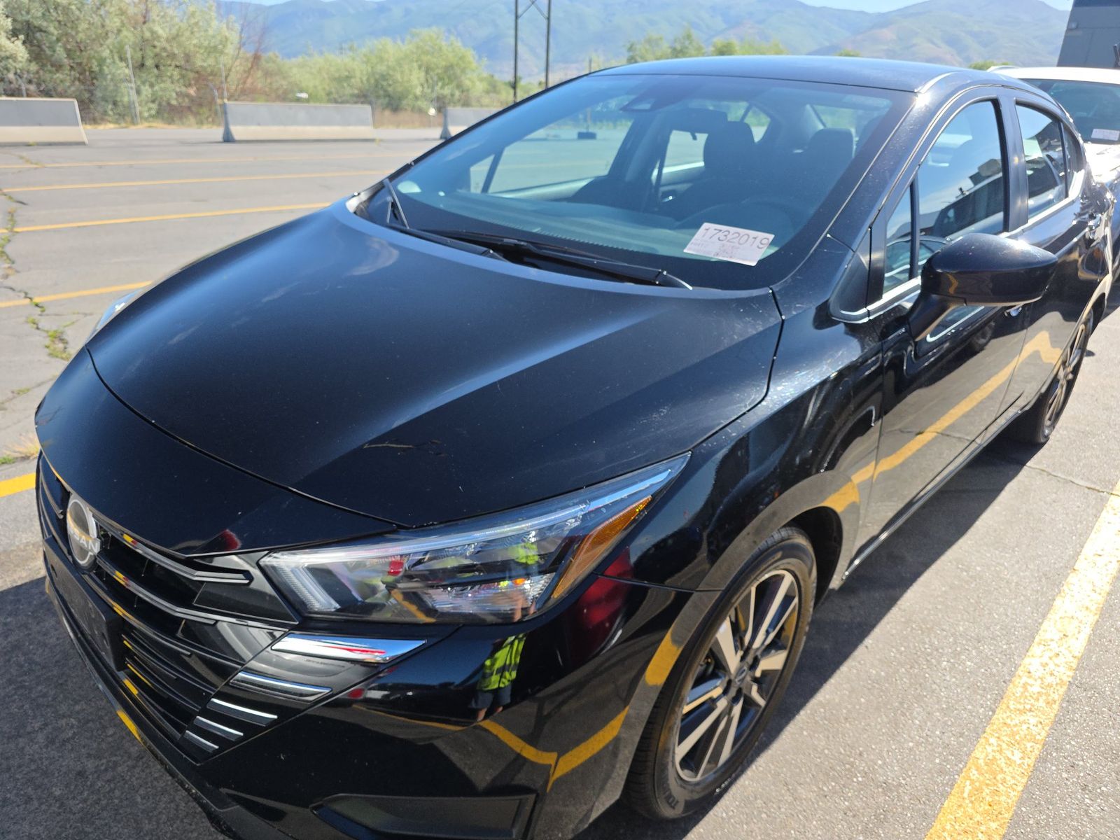 NISSAN VERSA - 1