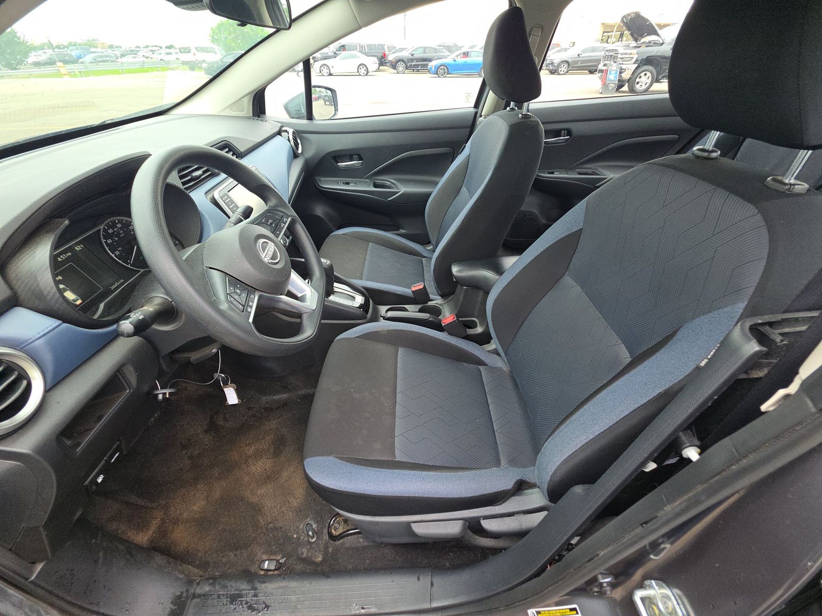 NISSAN VERSA - 8