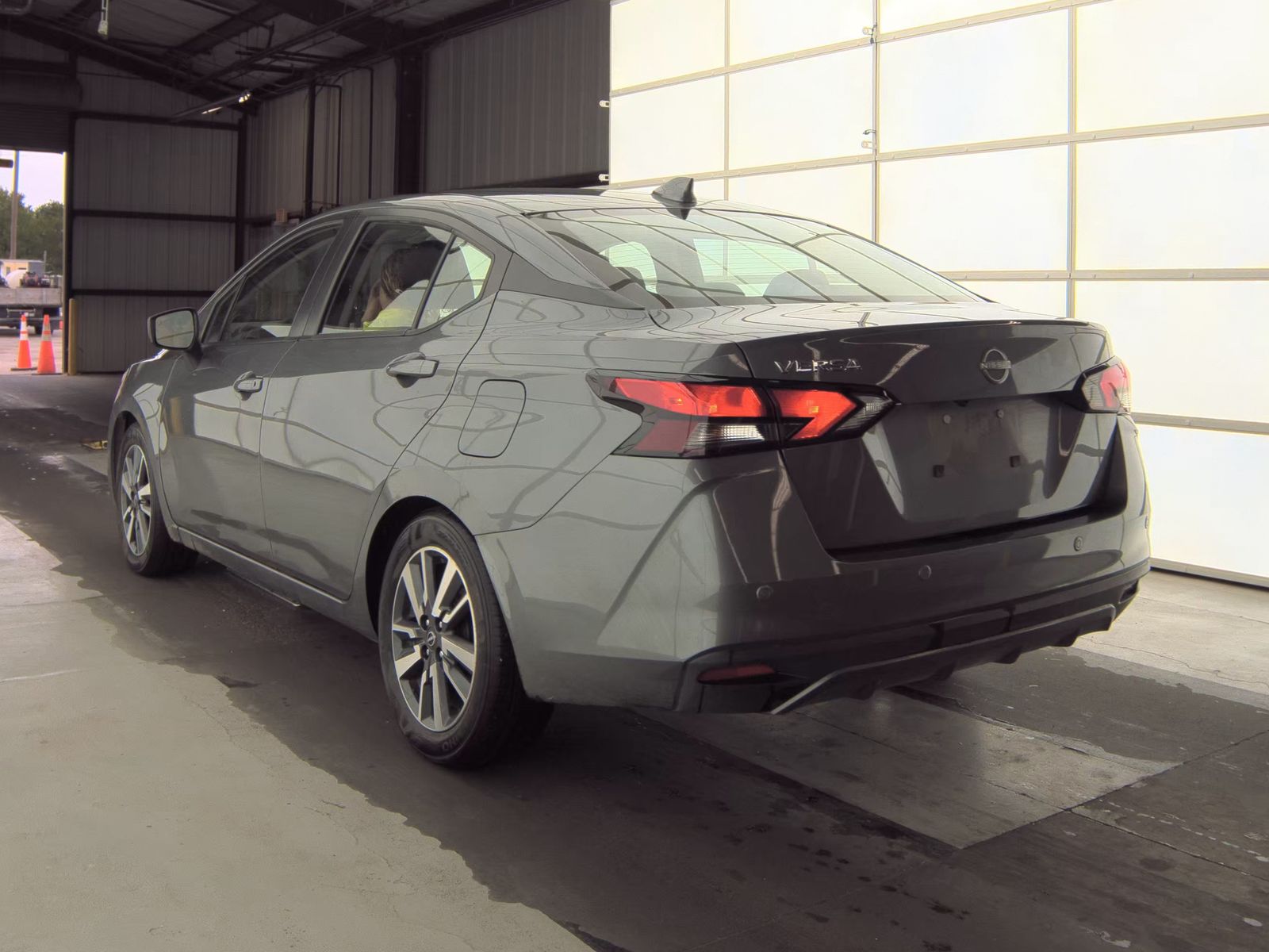 NISSAN VERSA - 7