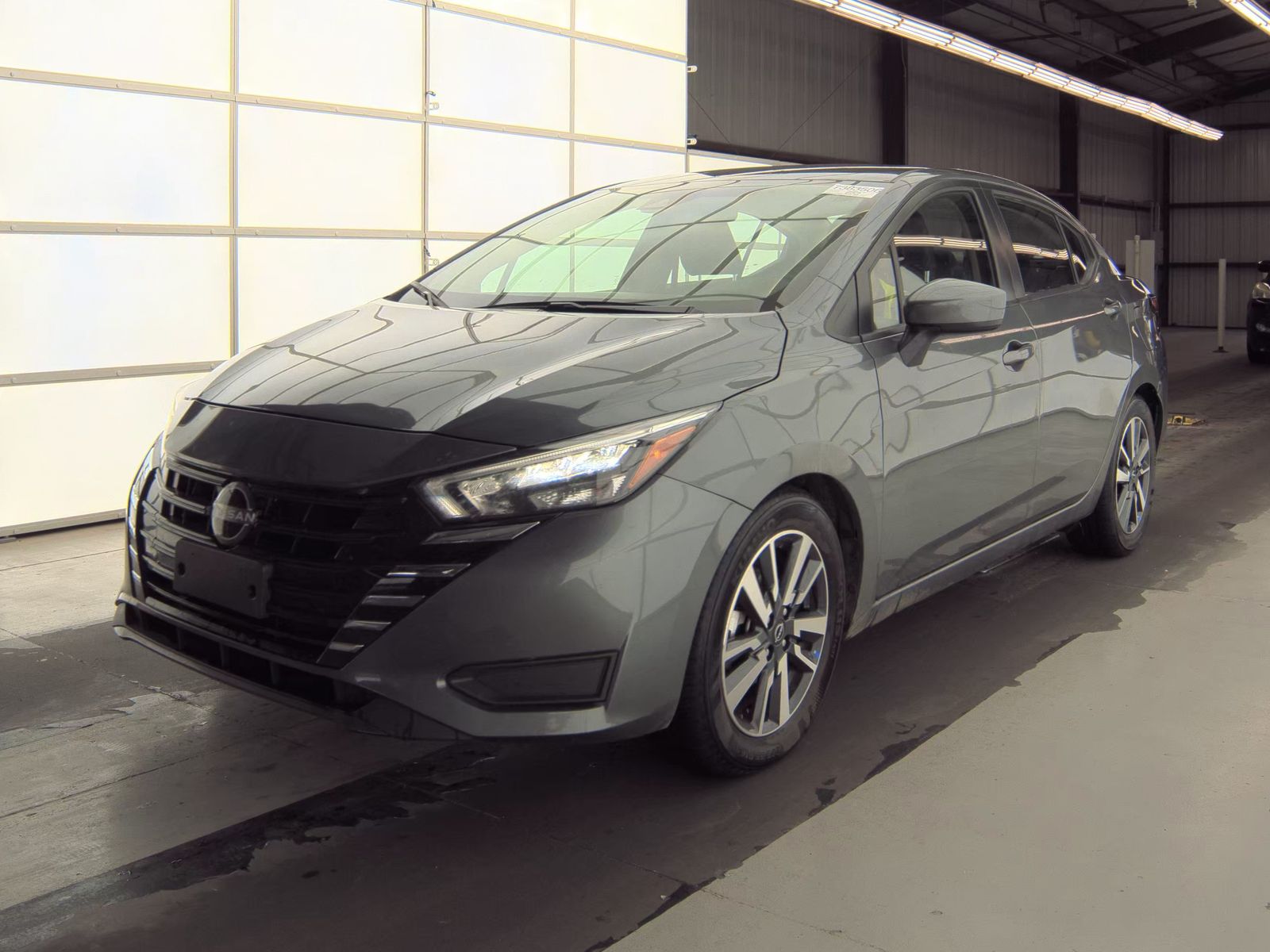 NISSAN VERSA - 1