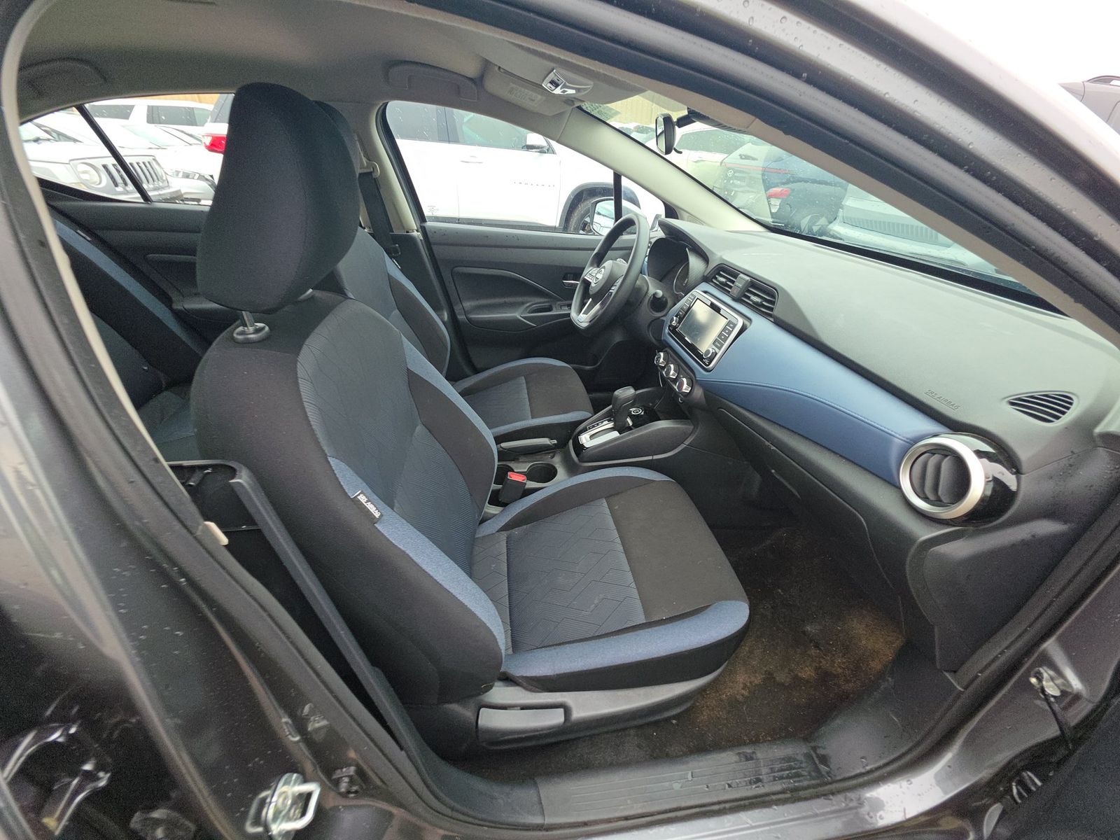 NISSAN VERSA - 9