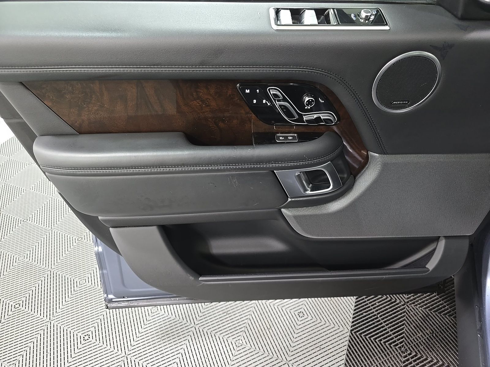 LAND ROVER RANGE ROVER - 10