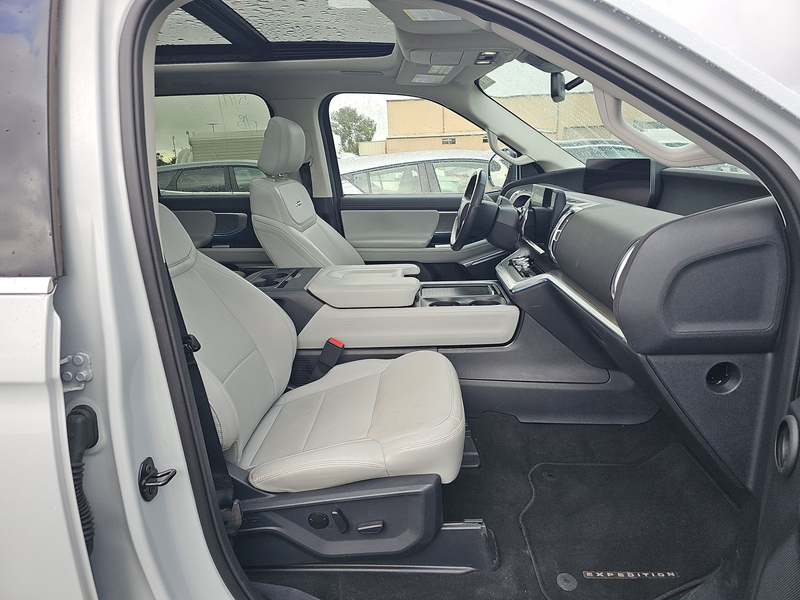 FORD EXPEDITION - 9