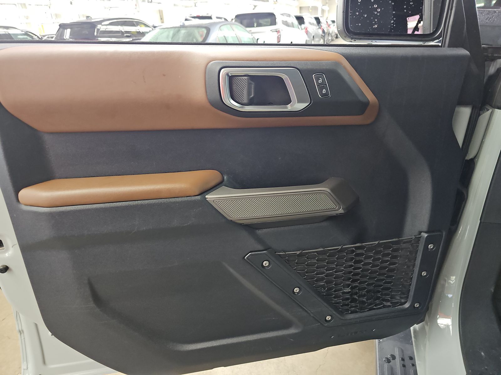 FORD BRONCO - 10