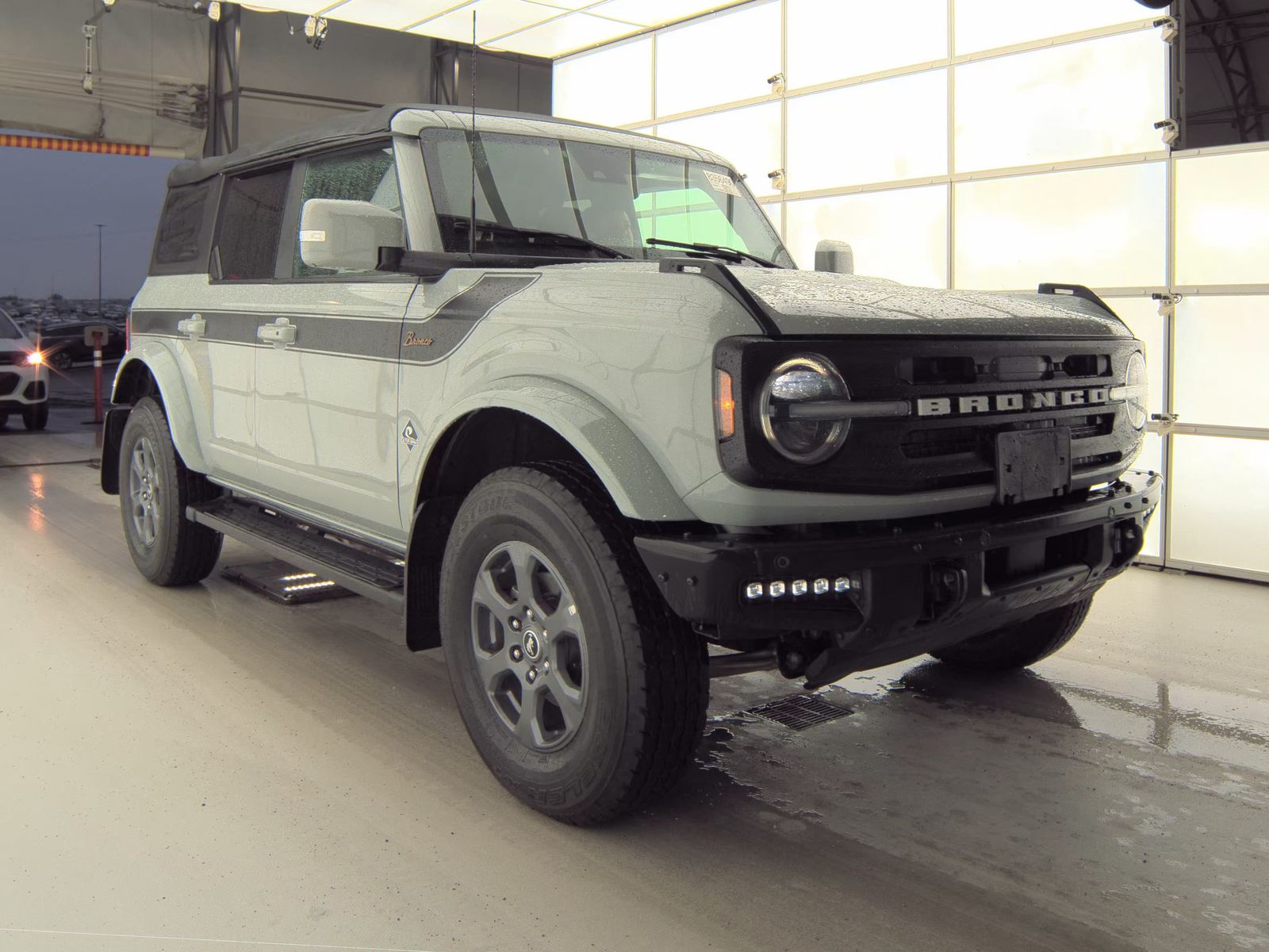 FORD BRONCO - 4