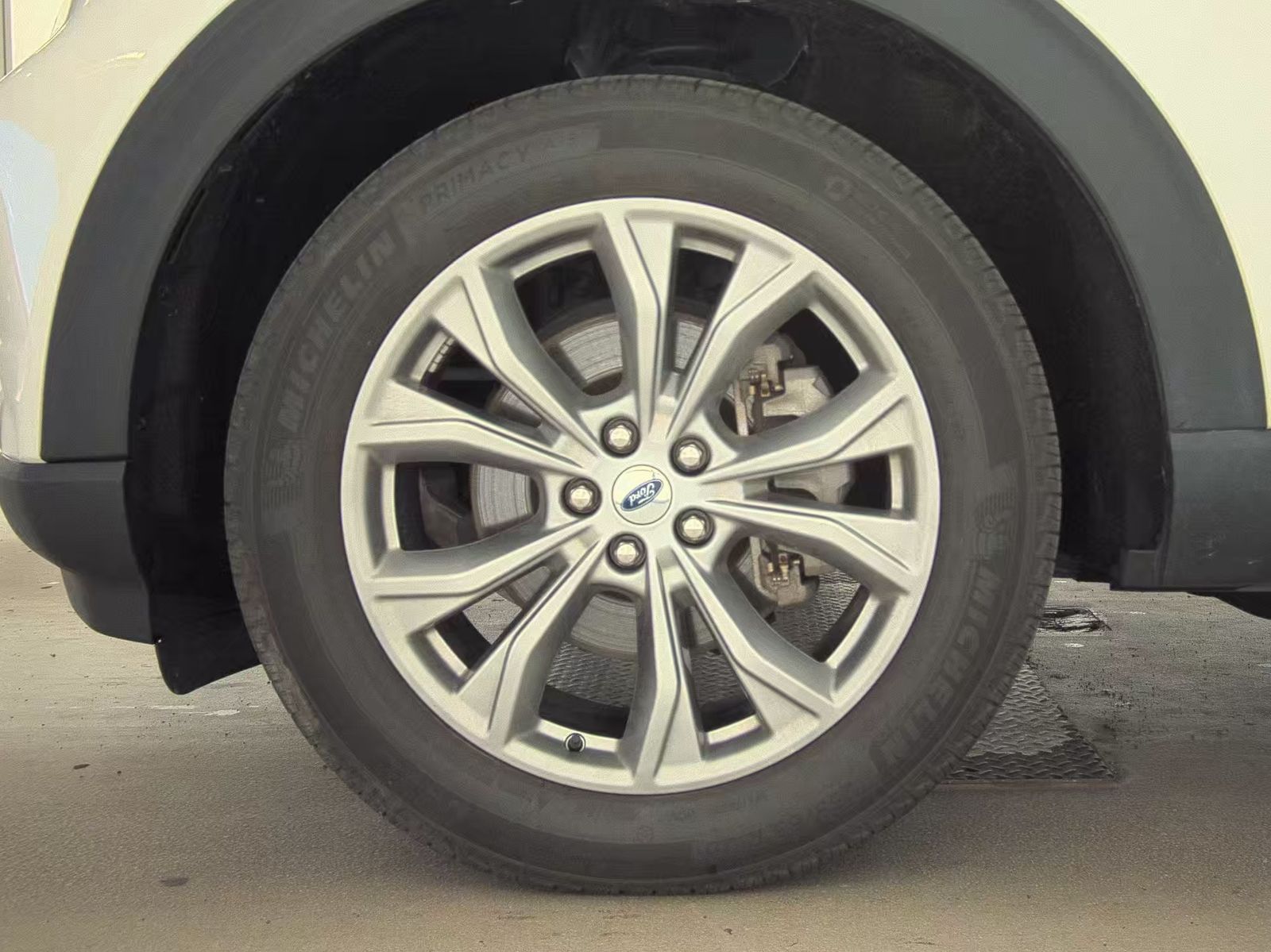 FORD EXPLORER - 10