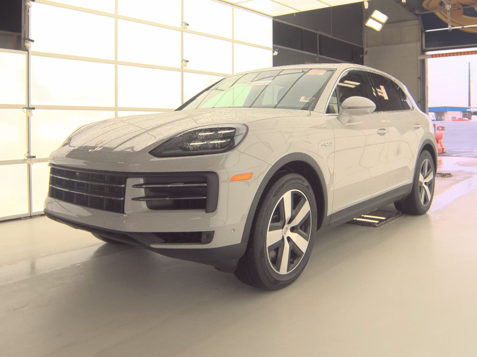 PORSCHE CAYENNE - 1