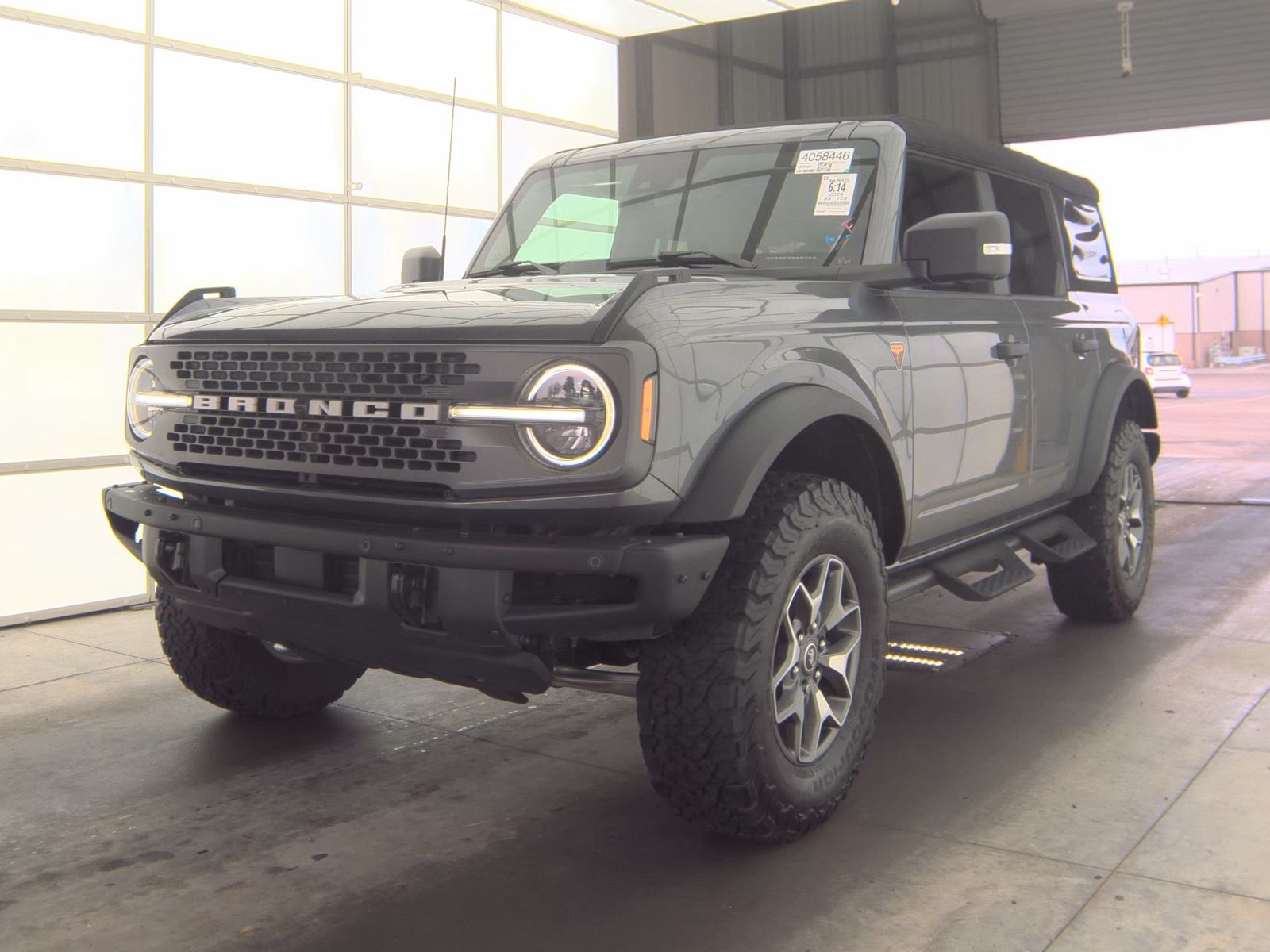 FORD BRONCO - 1