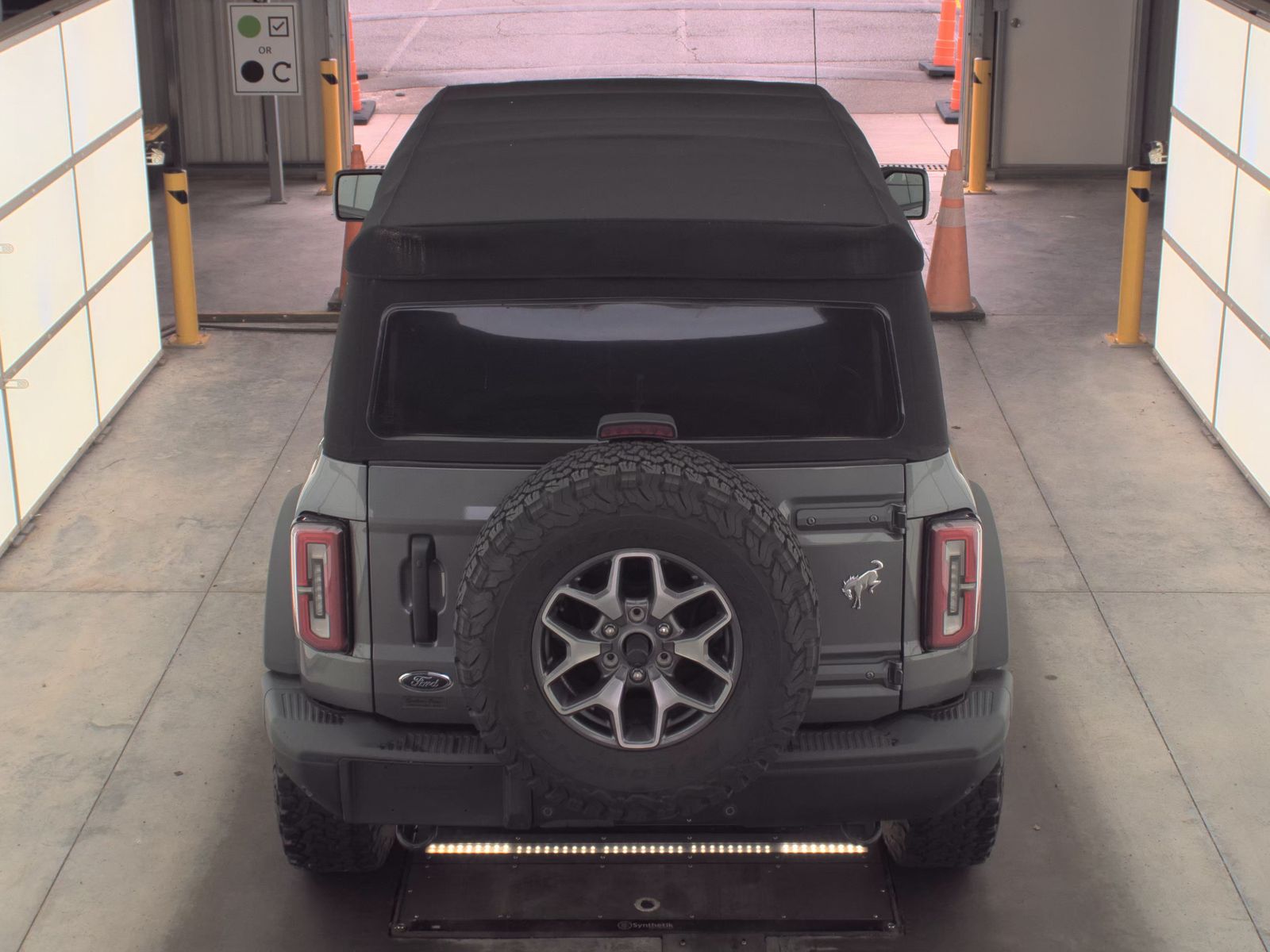 FORD BRONCO - 7