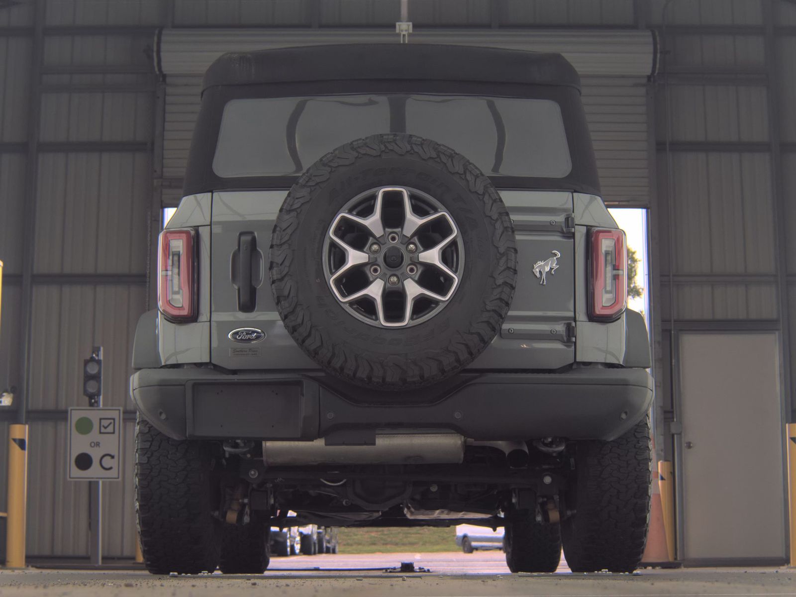 FORD BRONCO - 8