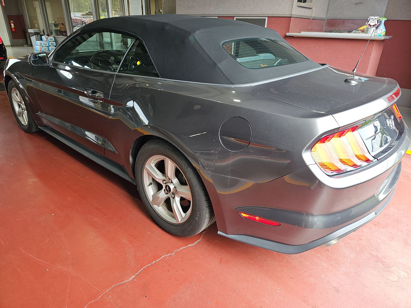 FORD MUSTANG - 7