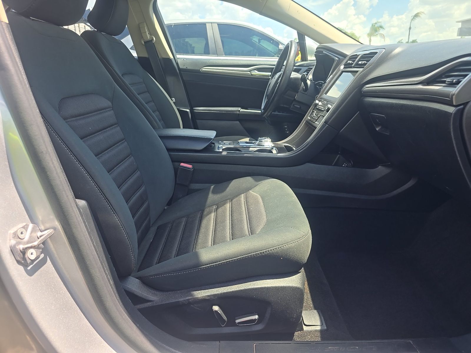 FORD FUSION - 9