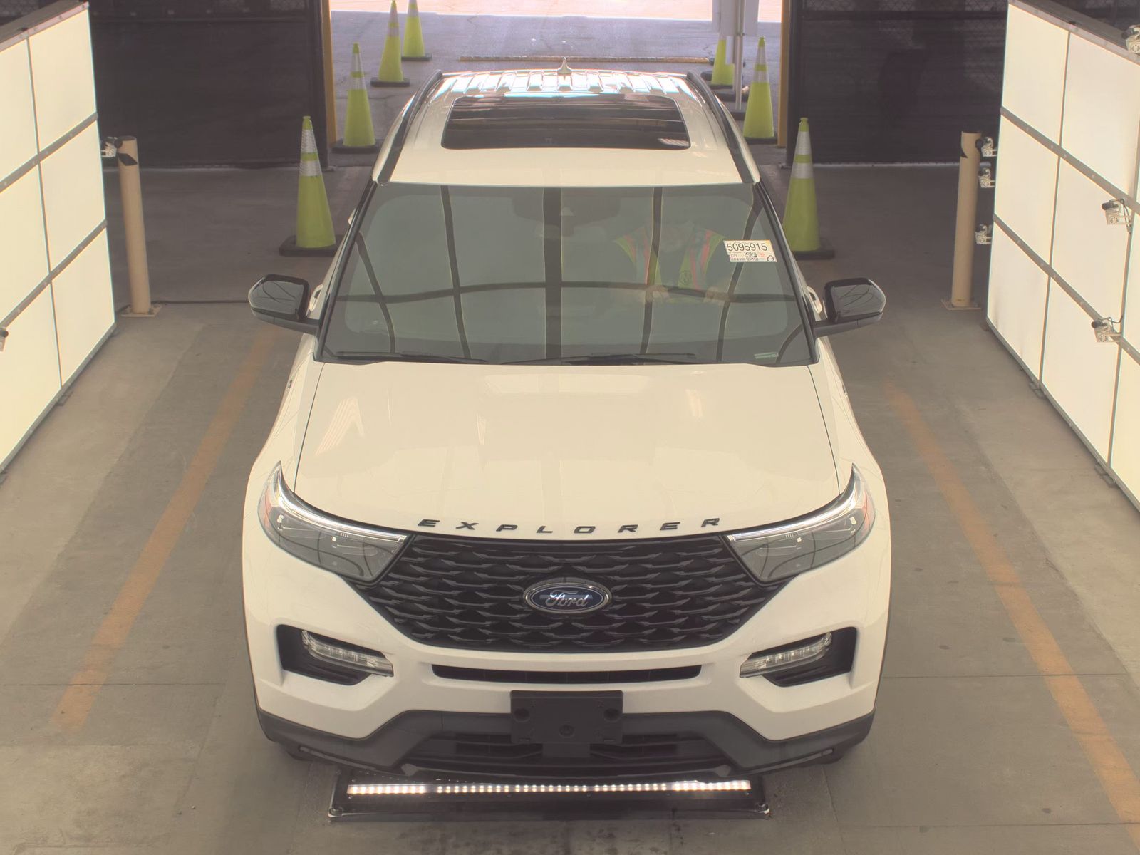 FORD EXPLORER - 3