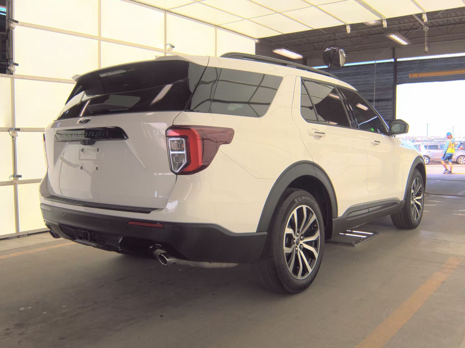 FORD EXPLORER - 6