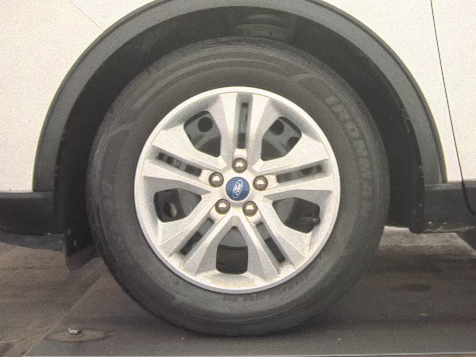 FORD ESCAPE - 10