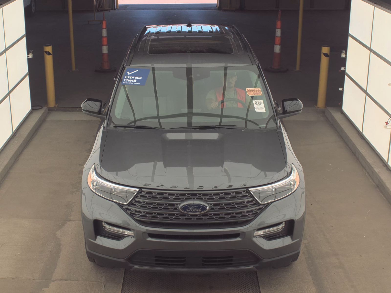 FORD EXPLORER - 3