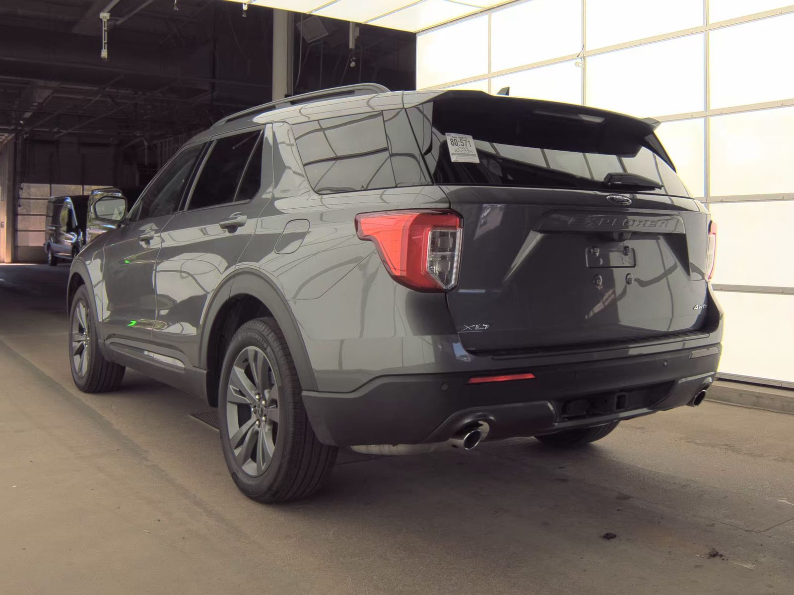 FORD EXPLORER - 9