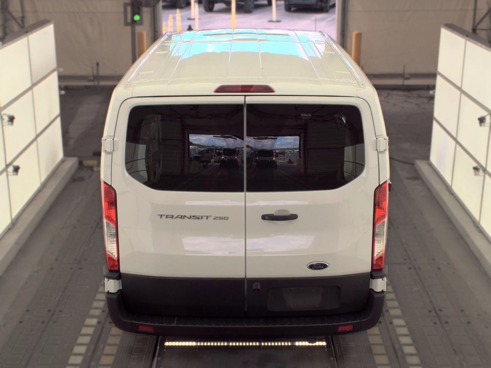 FORD TRANSIT 250 - 7
