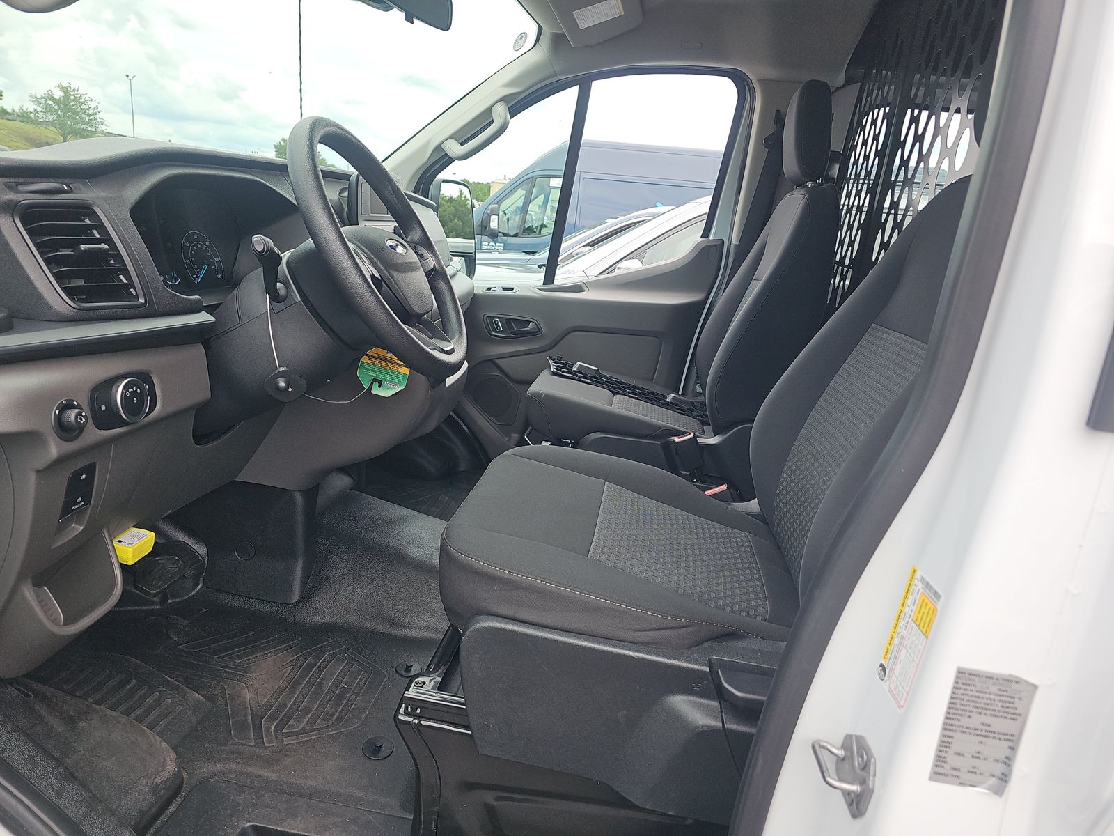 FORD TRANSIT 250 - 8