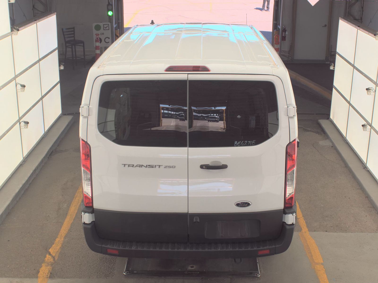 FORD TRANSIT 250 - 6