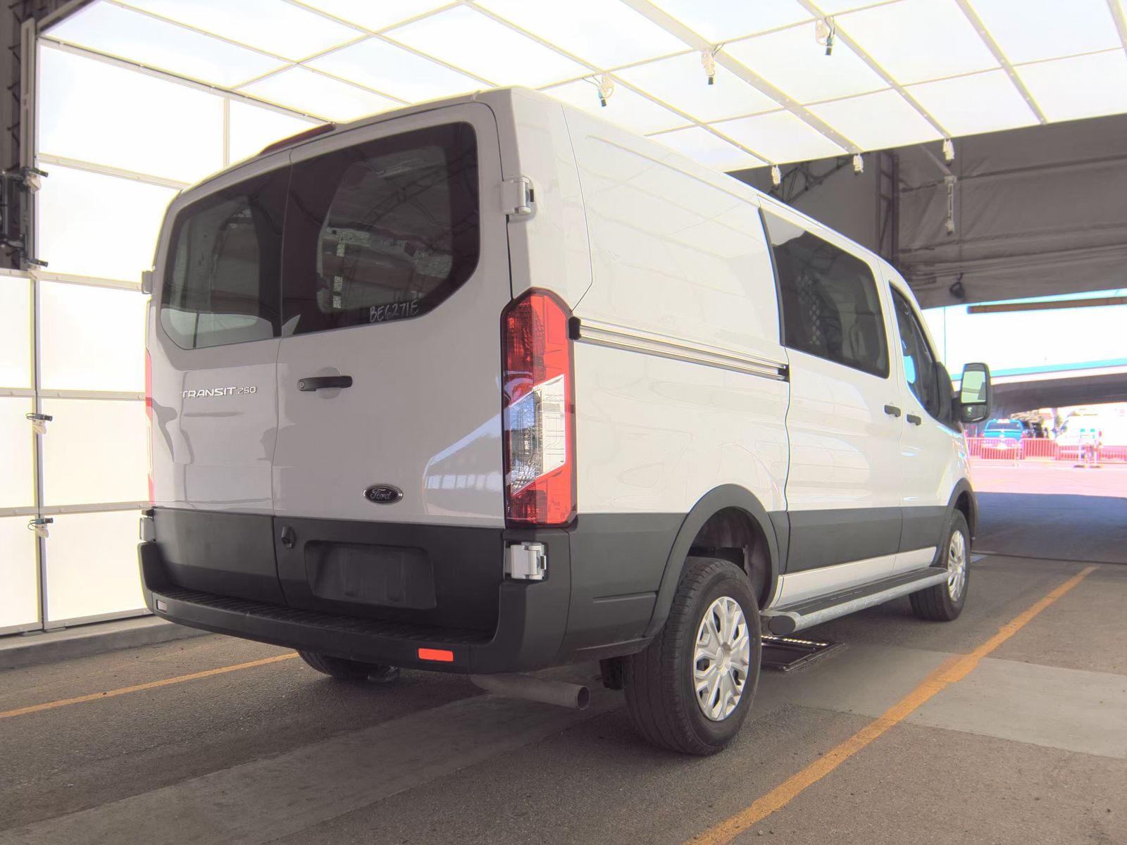 FORD TRANSIT 250 - 5