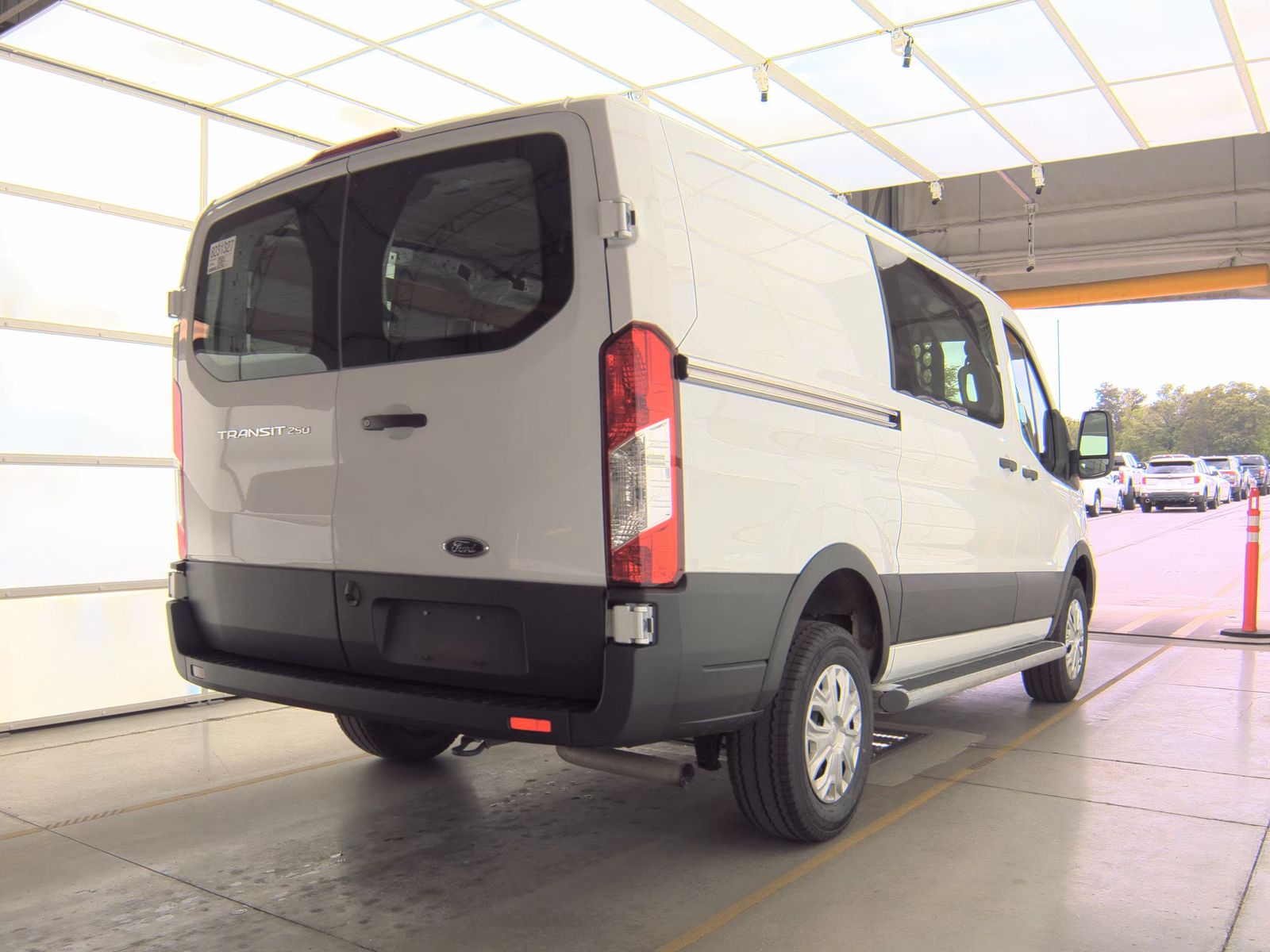 FORD TRANSIT 250 - 5