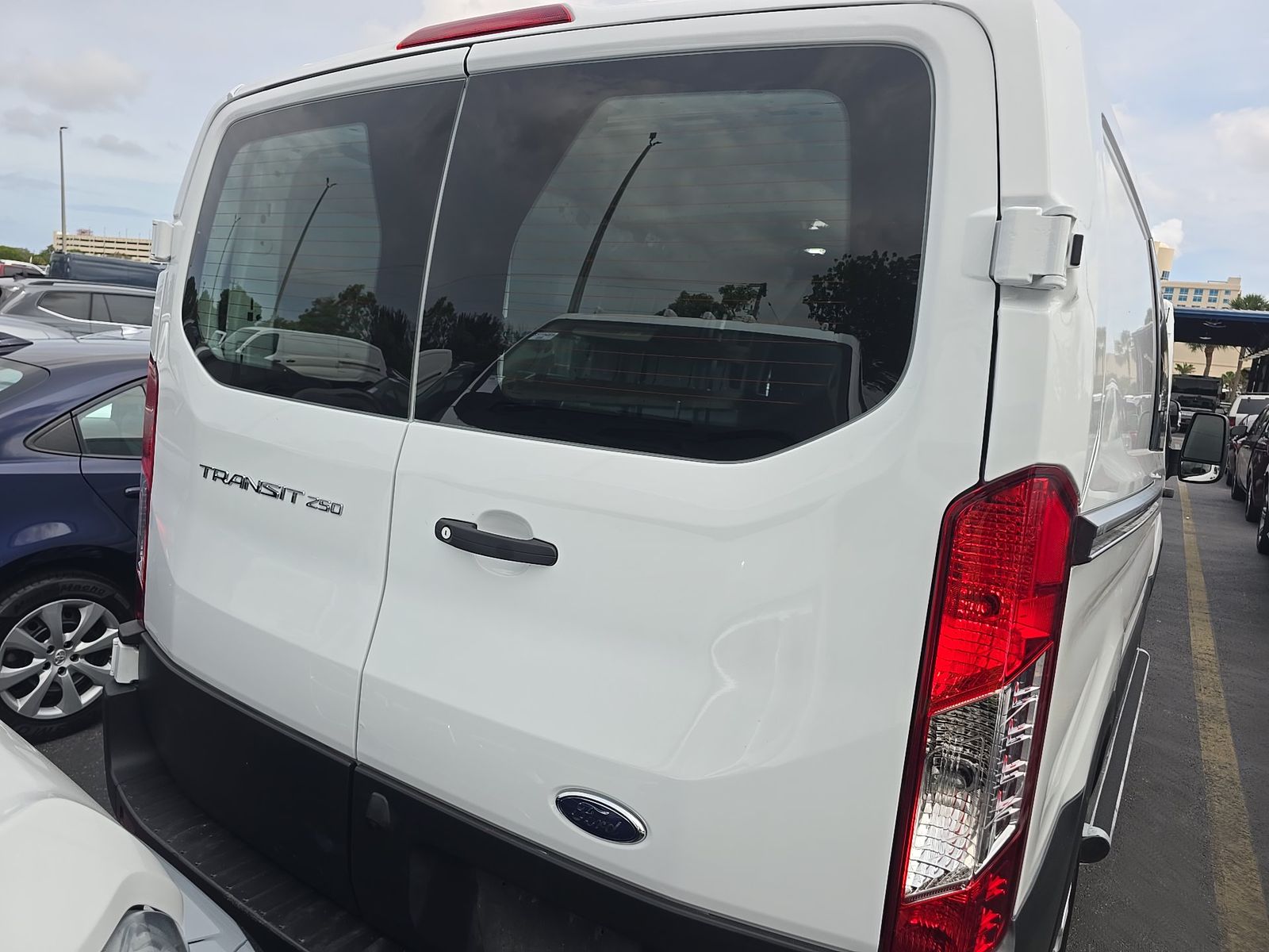 FORD TRANSIT 250 - 6
