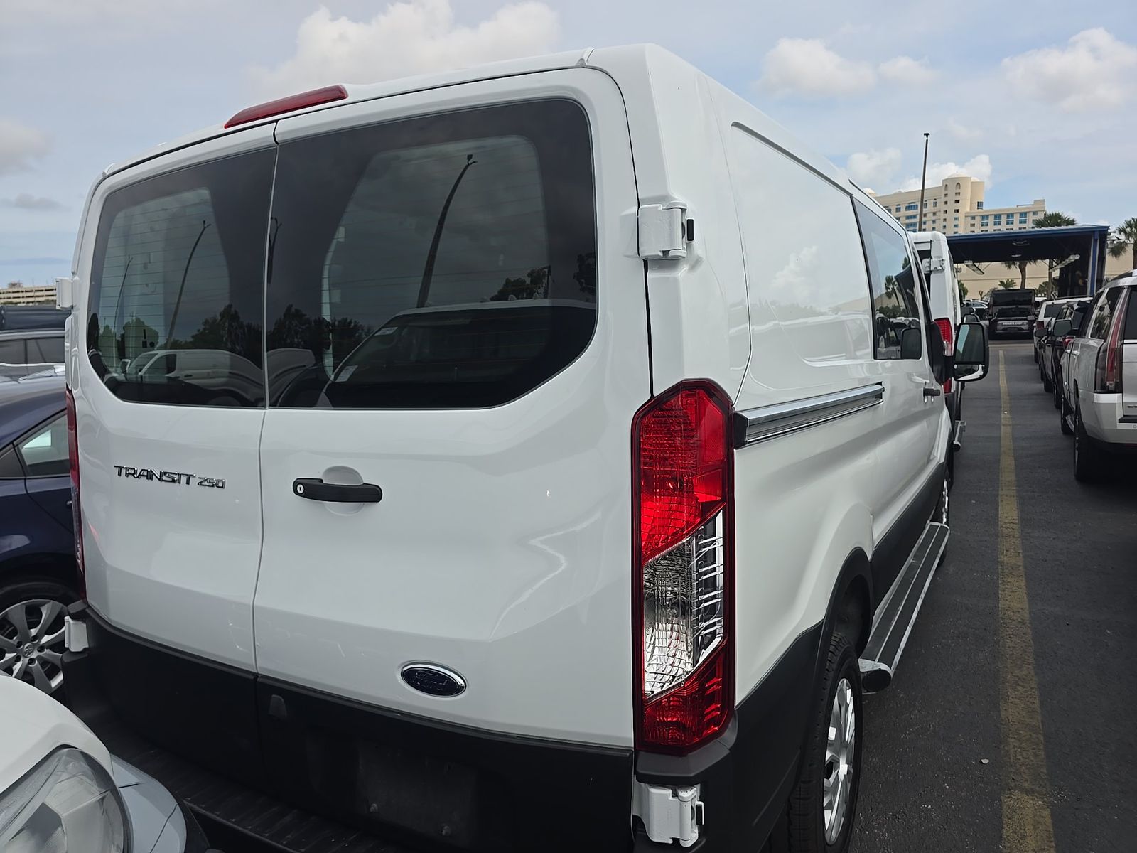 FORD TRANSIT 250 - 5