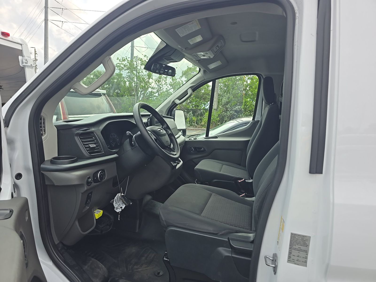 FORD TRANSIT 250 - 8