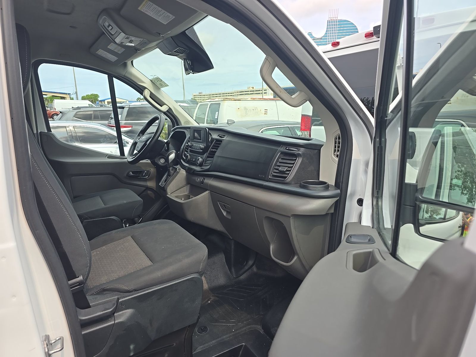 FORD TRANSIT 250 - 9
