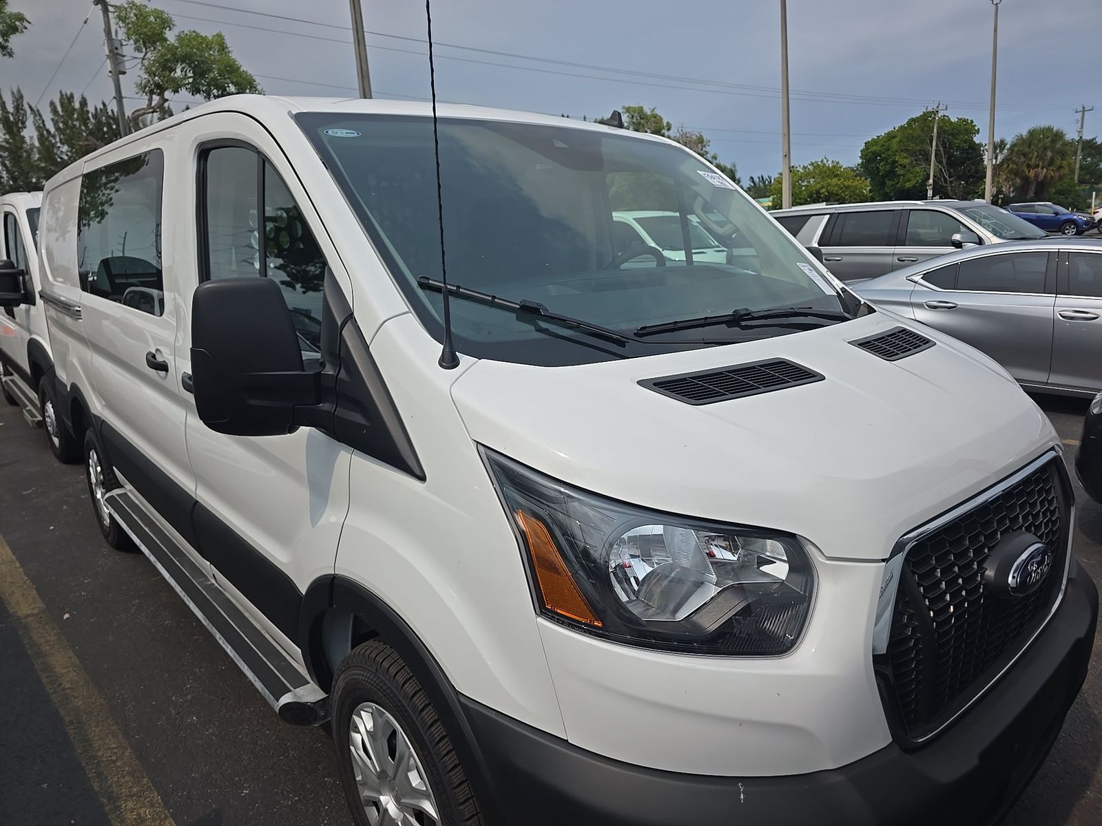 FORD TRANSIT 250 - 4
