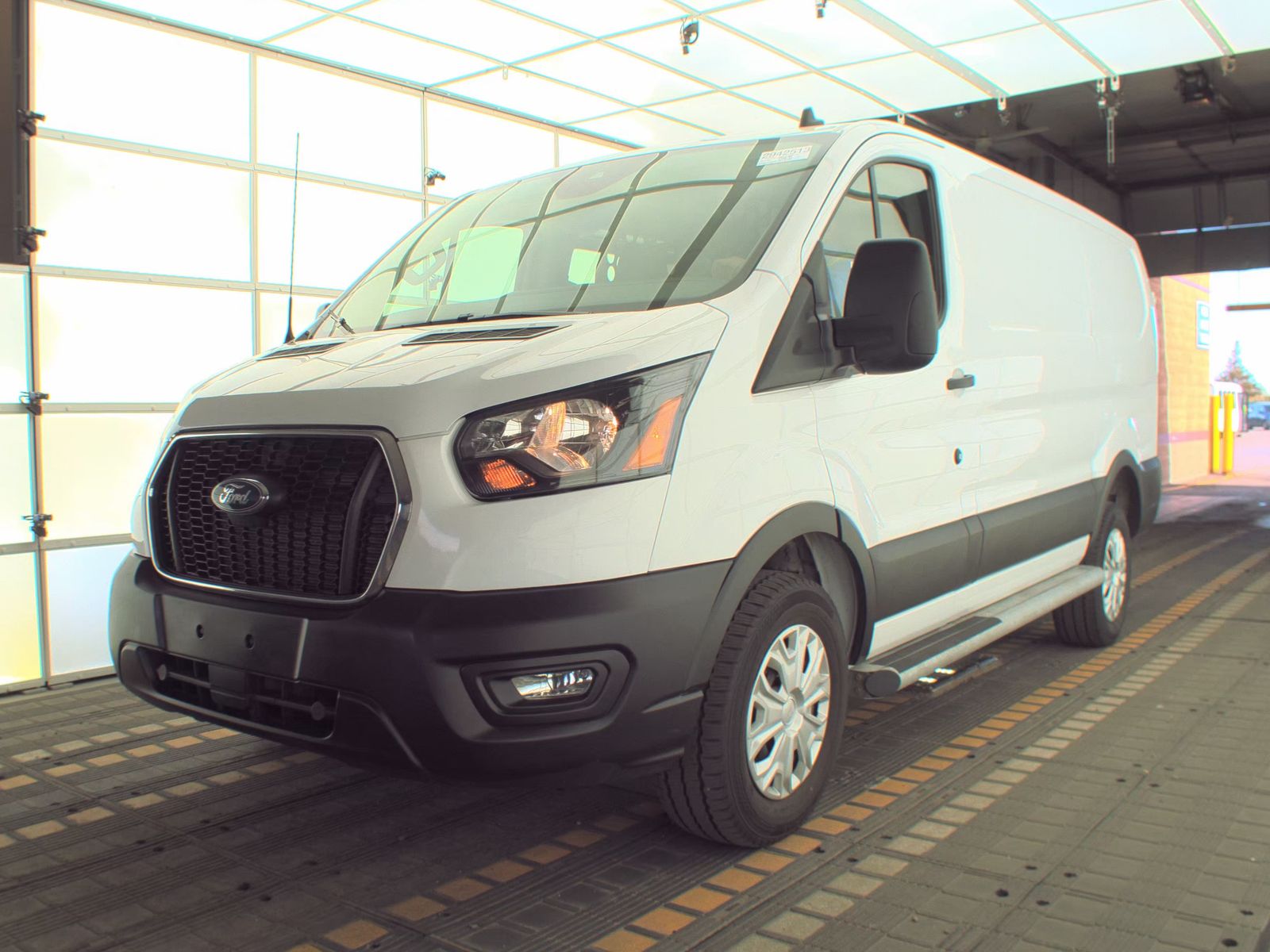 FORD TRANSIT 250 - 1