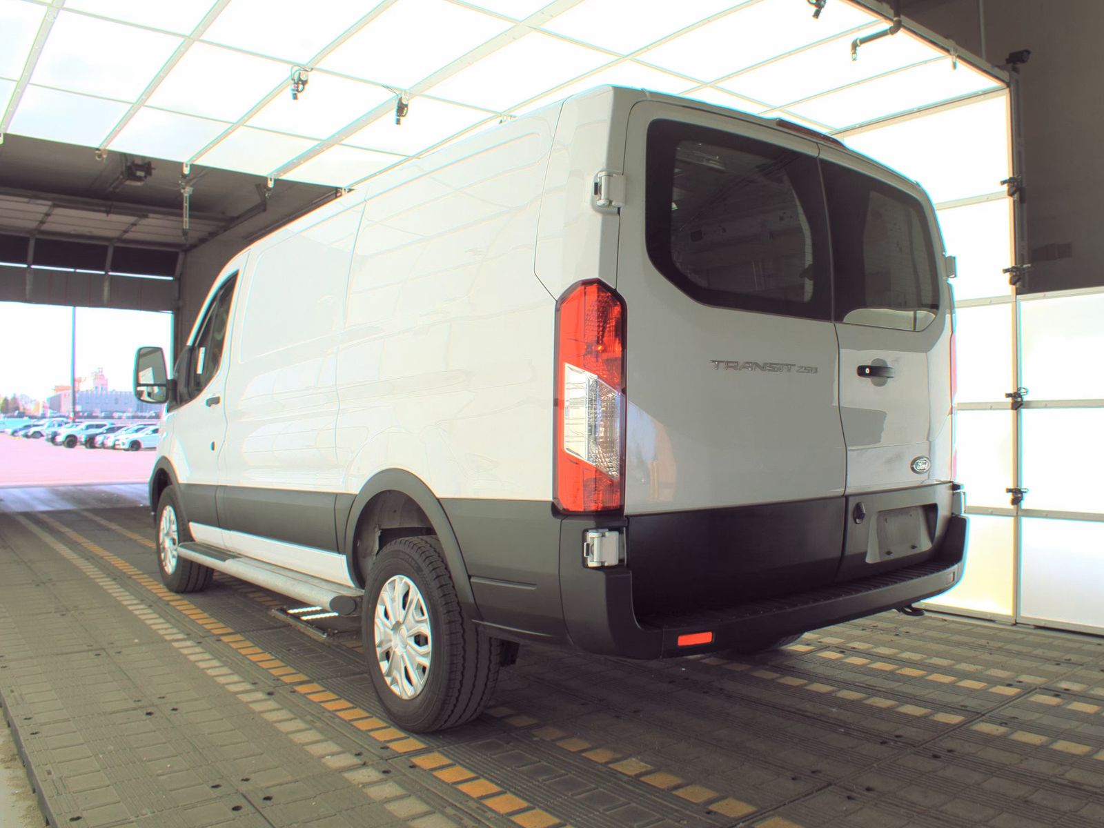 FORD TRANSIT 250 - 7
