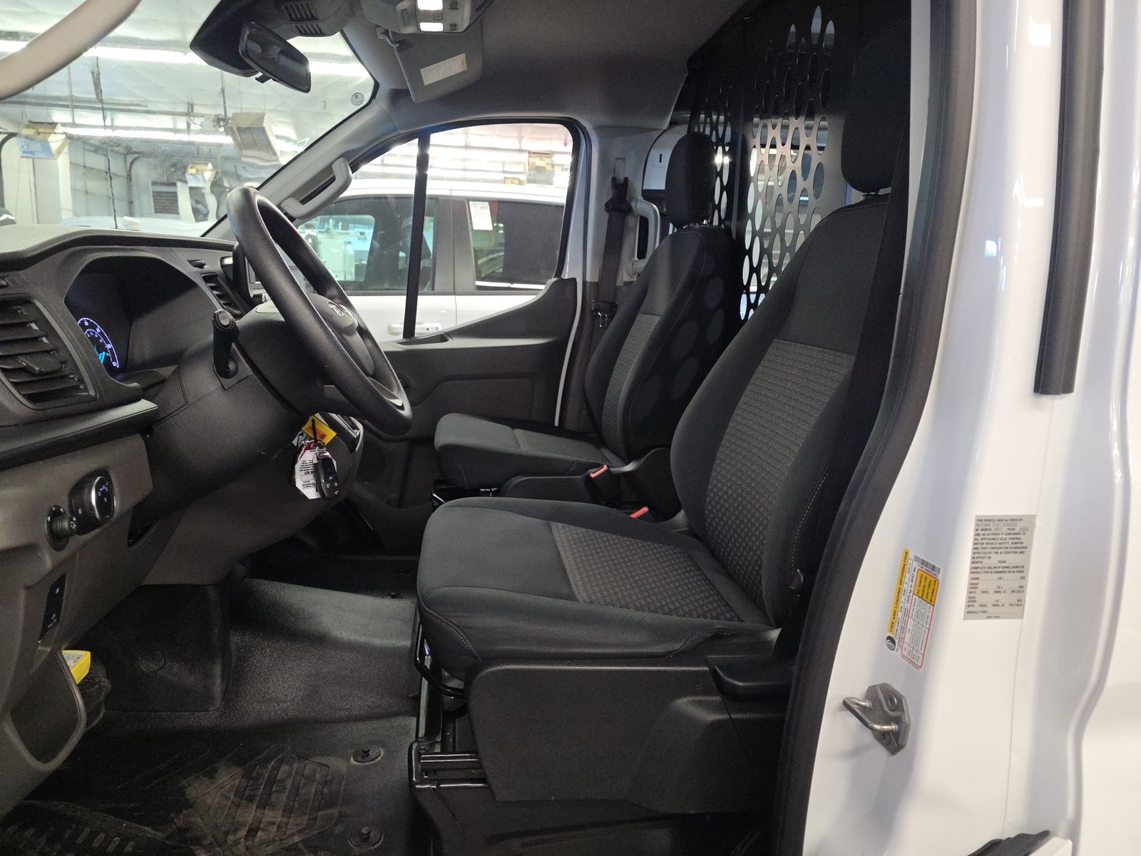 FORD TRANSIT 250 - 8