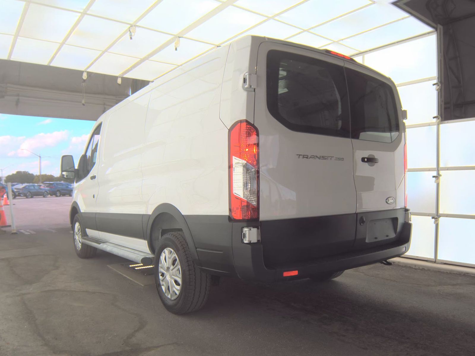 FORD TRANSIT 250 - 7
