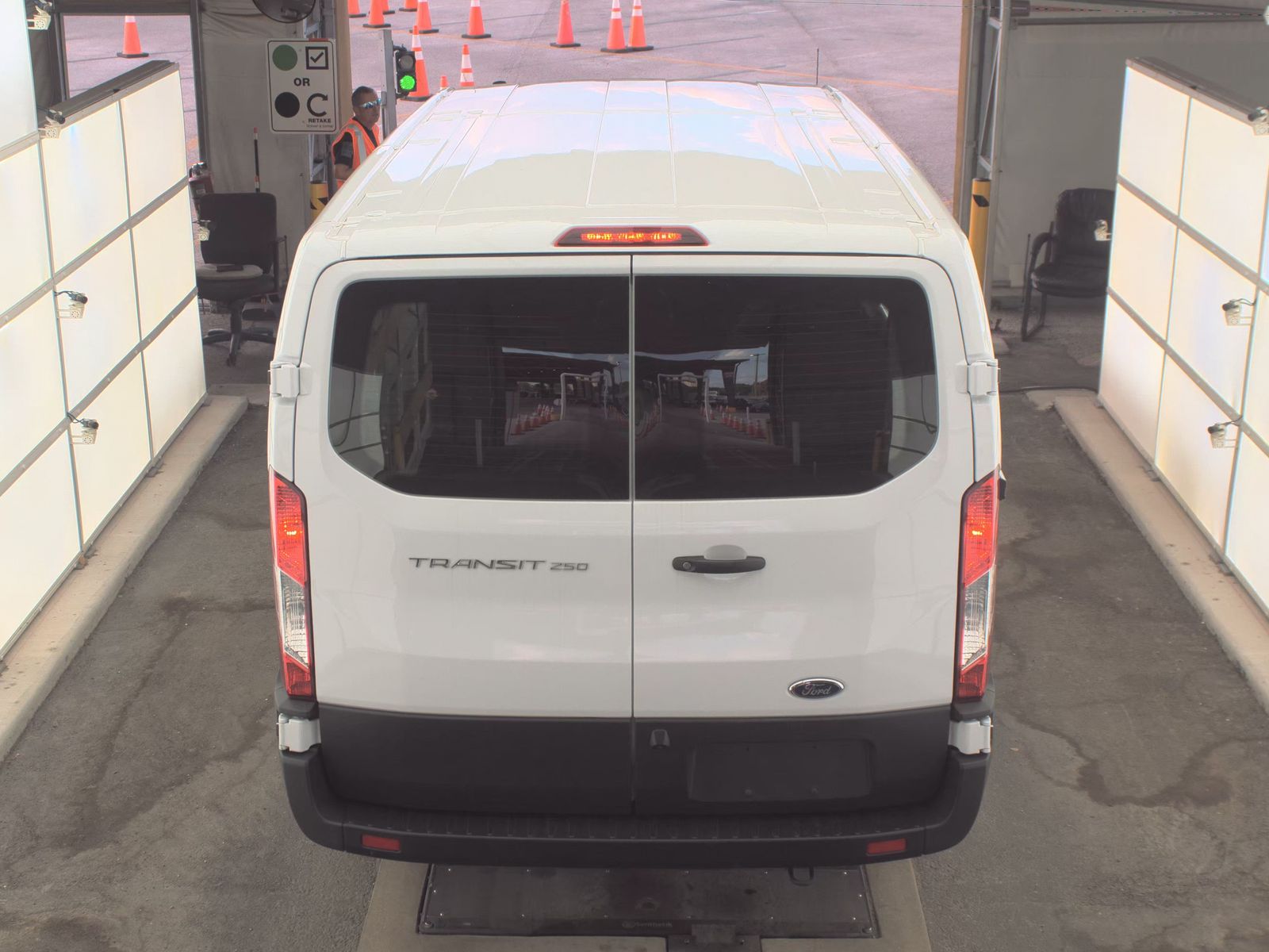 FORD TRANSIT 250 - 6