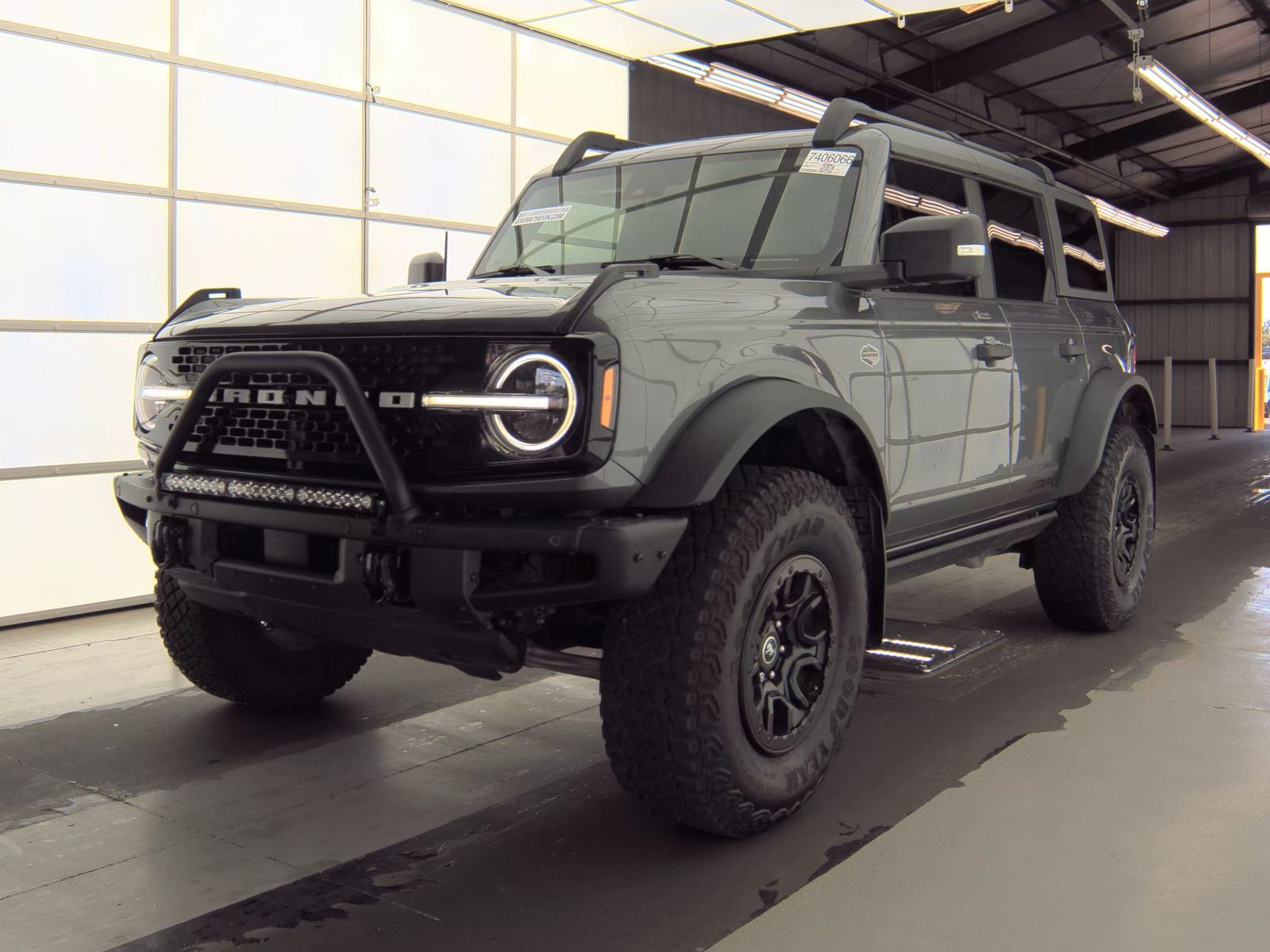 FORD BRONCO - 1