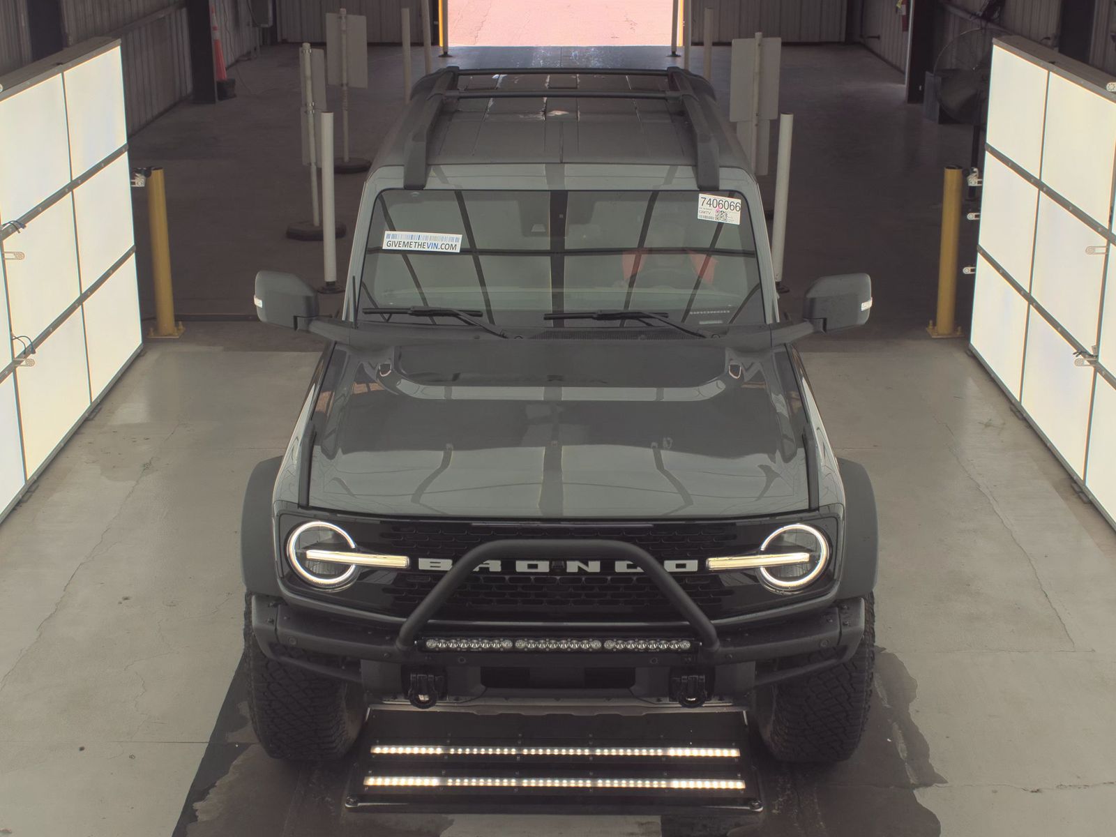 FORD BRONCO - 3