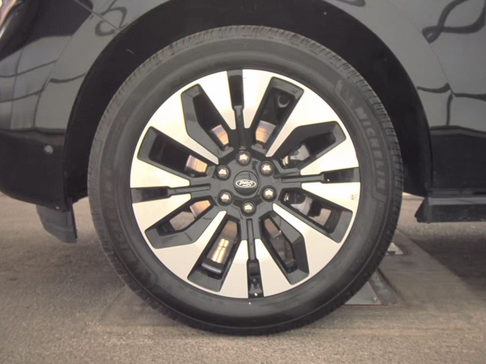 FORD EXPEDITION - 10