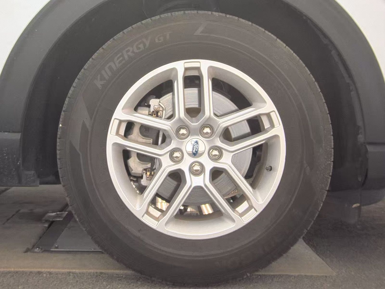 2025 Ford Explorer Active RWD