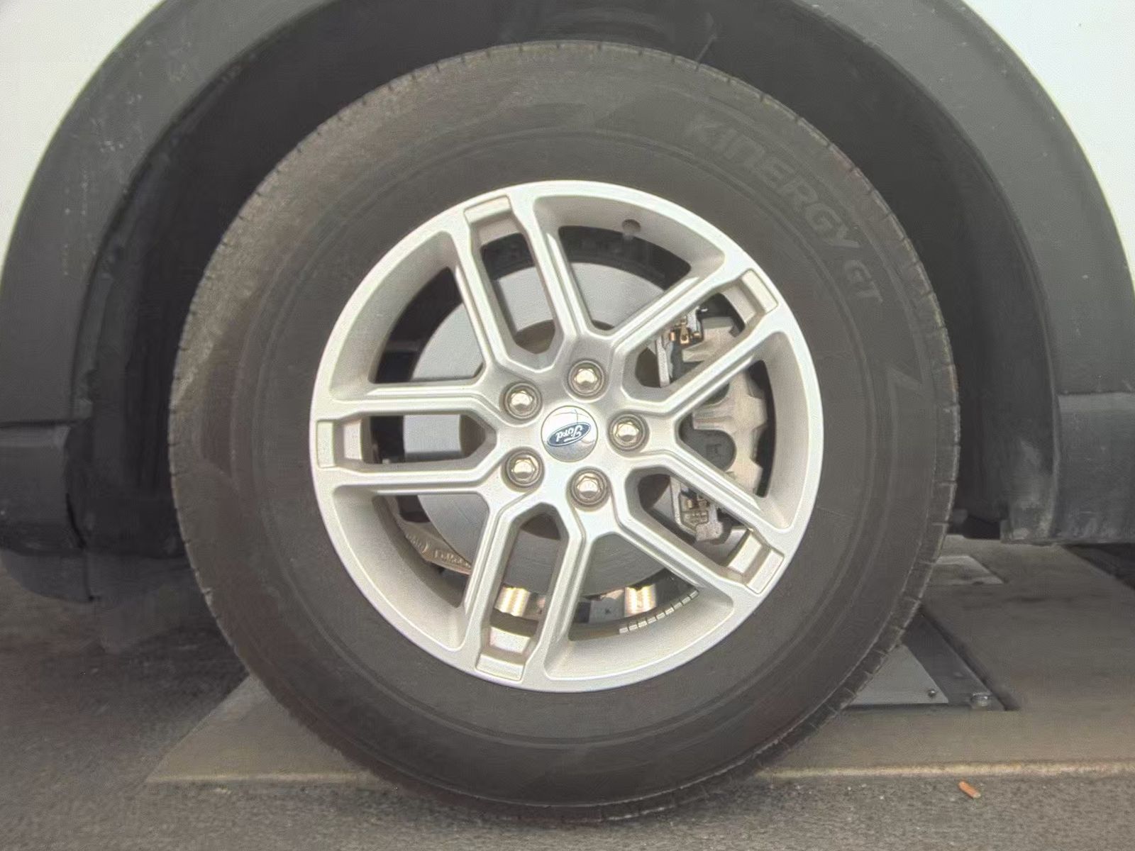 2025 Ford Explorer Active RWD